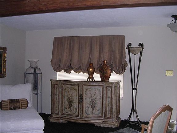 5th image of 1630 Longbow Ln