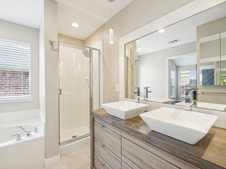 1001 Margaret Dr — Photo 16