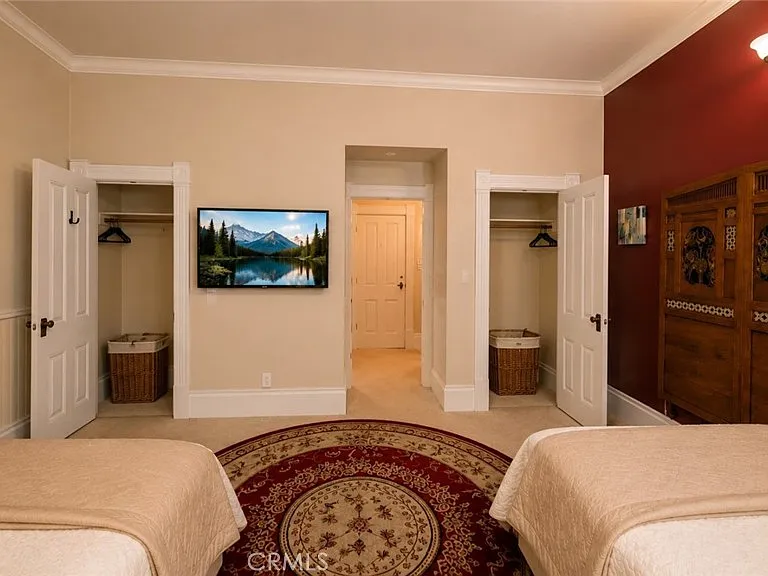 225 N Lima St #102 — Photo 2