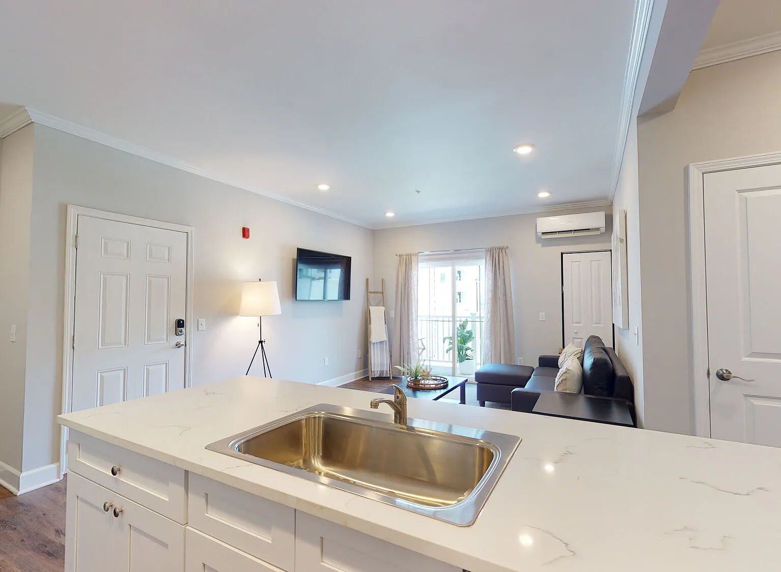 Coastal Club Apartments — Photo 2