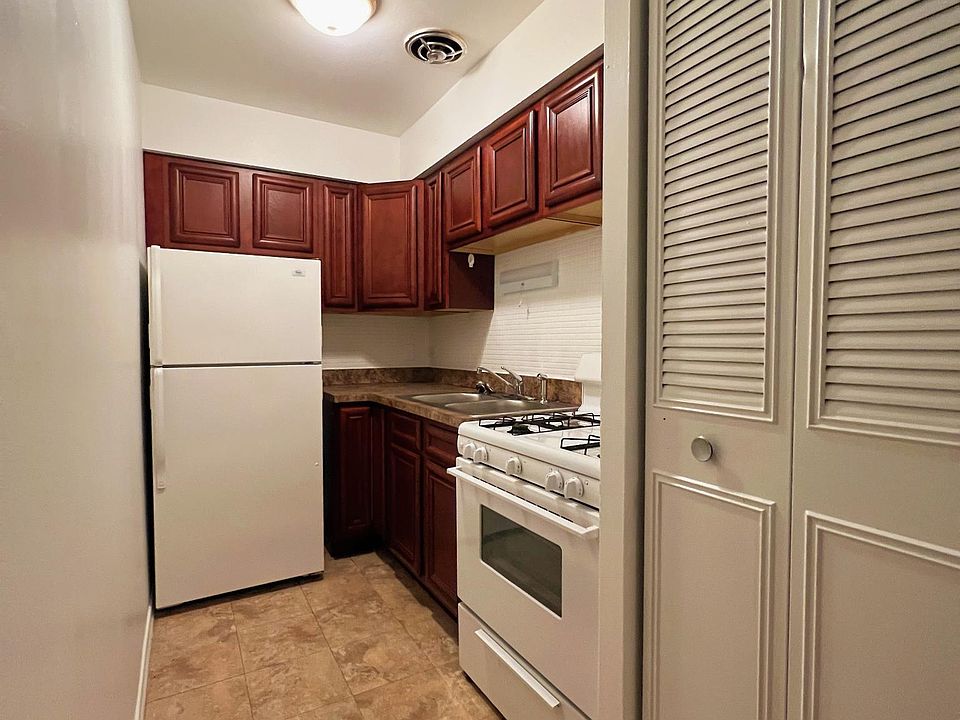 1st image of 736 W Buena Ave APT 308