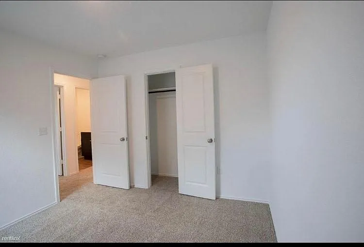 7129 Dancing Wind Ln — Photo 5