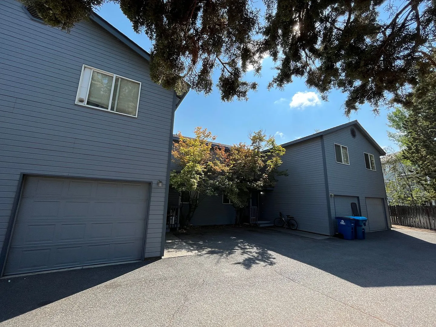 3 Bed/2.5 Bath Two Story Spacious Unit in NE Bend - Tucson Way — Photo 2