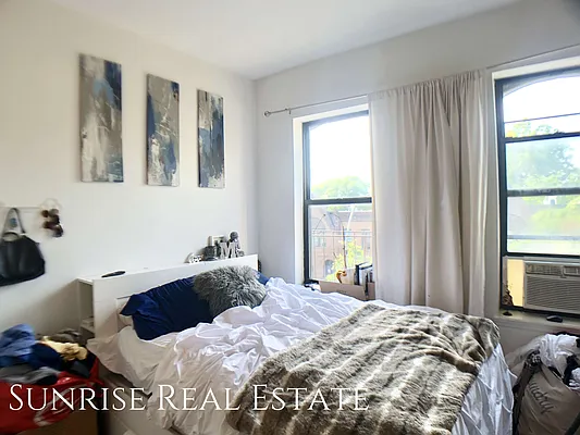 Rented by Sunrise Real Estate | media 3