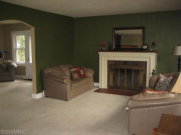 3rd image of 191 Laurel Dr