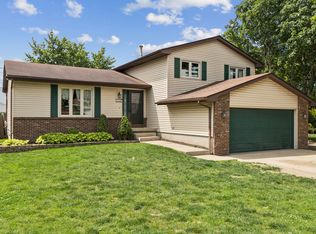 3343 W Ivywood Ct, Decatur, IL 62522