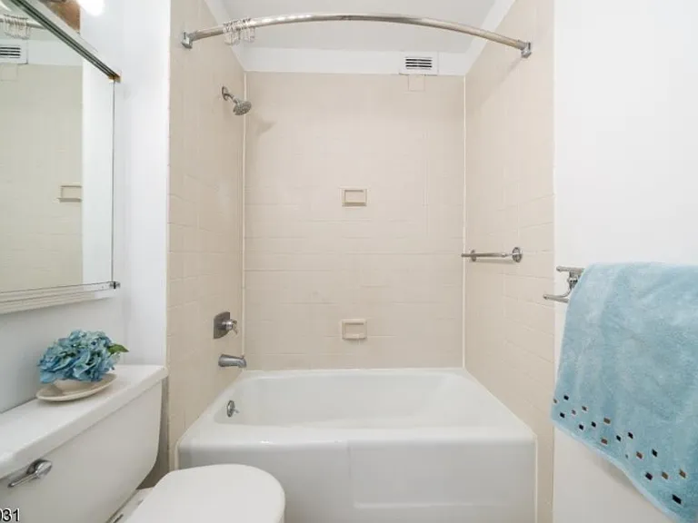 7004 Boulevard East #3A — Photo 7