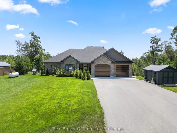 156 Pine View Dr, West Grey, ON N0G 1S0
