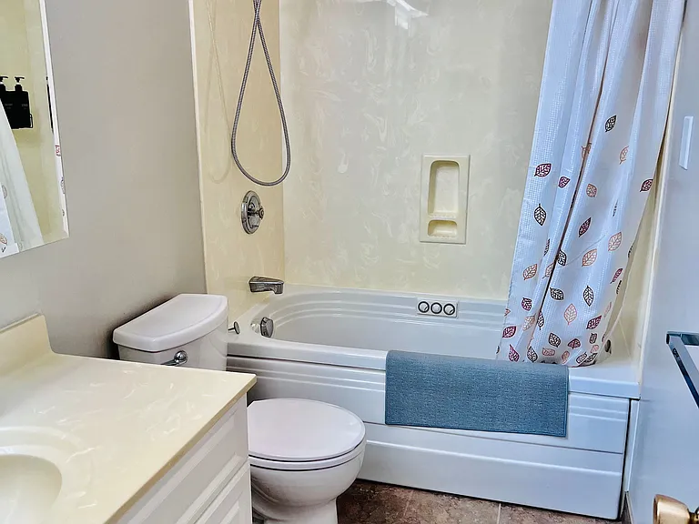 34 Stanley Ave — Photo 16