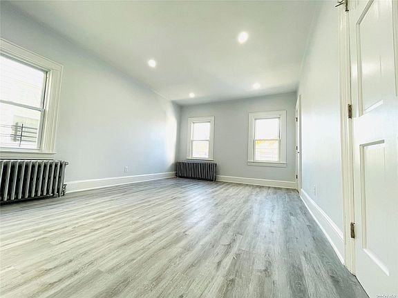 4th image of 93-05 Eldert Ln