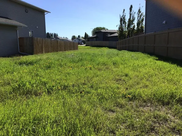 27 Pritchard Dr, Whitecourt, AB T7S 0G3