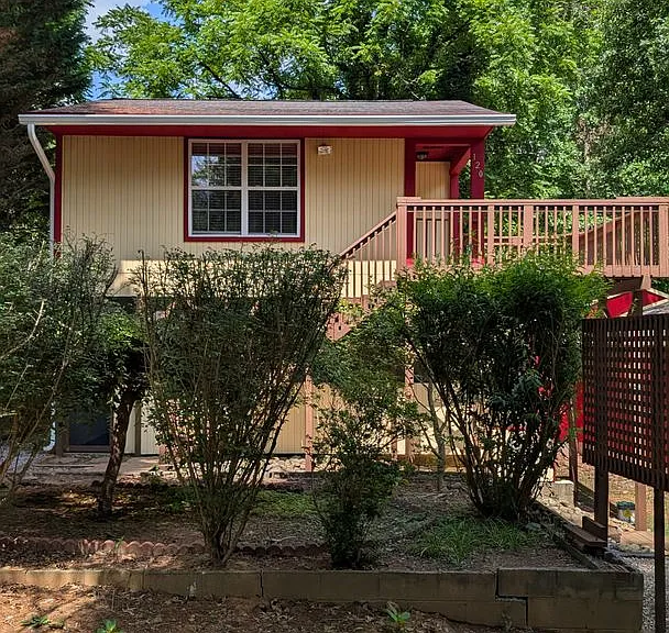 120 Pershing Rd — Photo 1