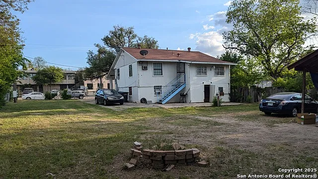 213 Earl St #B — Photo 32