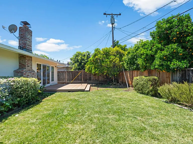 1075 Kildare Ave — Photo 30