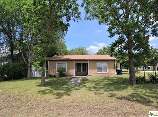 740 E Franklin St, Goliad, TX 77963