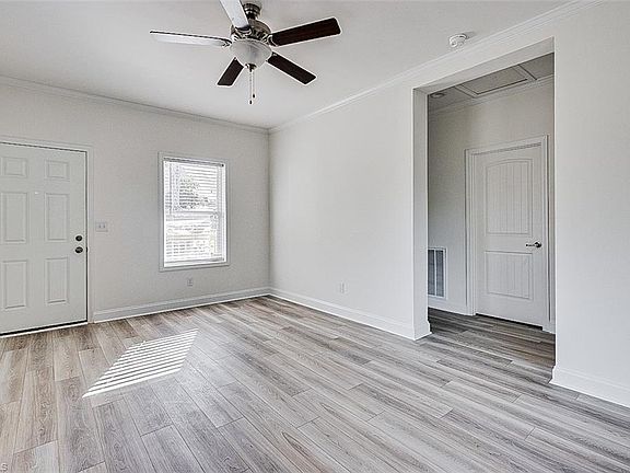 3rd image of 604 Oliver St