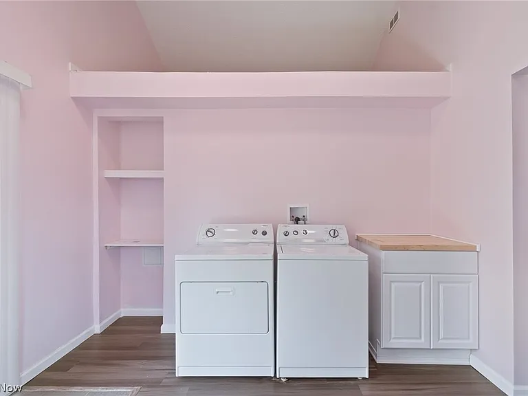 219 N Jefferson St — Photo 9