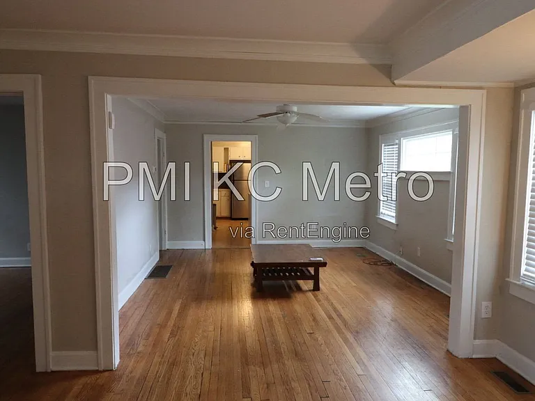 5331 Charlotte St #B — Photo 2