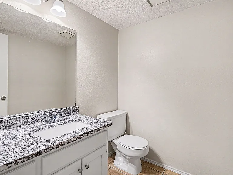 3301 Aurora St #B — Photo 22