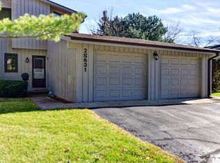 2S631 Pierre Curie Ln #631, Warrenville, IL