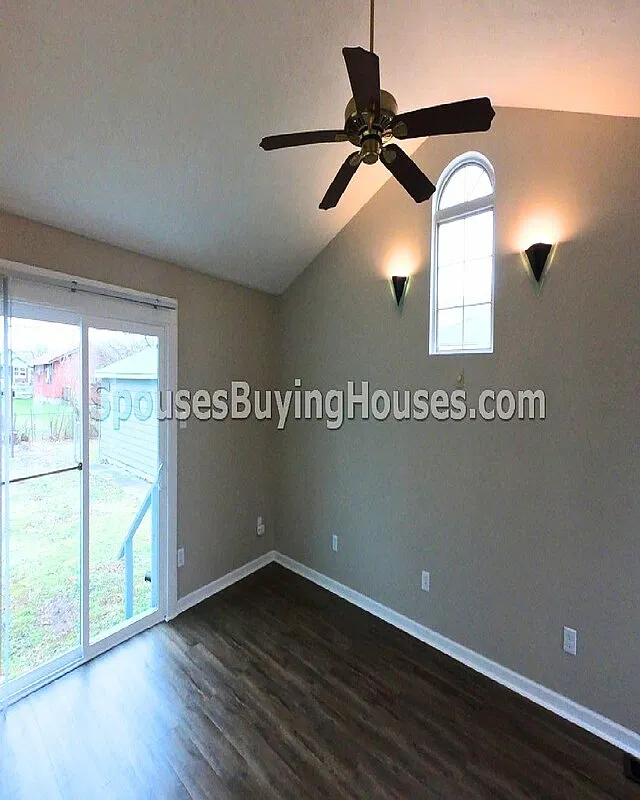 3 bed, 1.0 bath, $1,150 — Photo 2