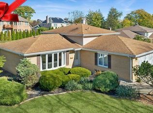 1614 Holly Ave, Darien, IL 60561