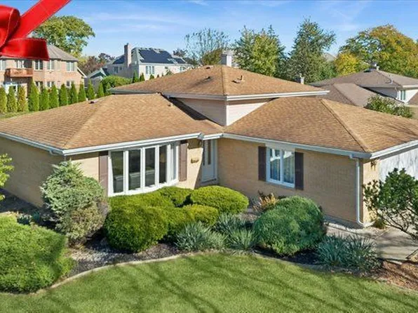 1614 Holly Ave, Darien, IL 60561