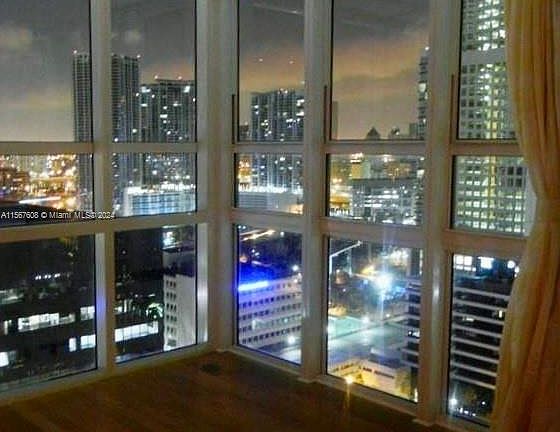 4th image of 950 Brickell Bay Dr APT 2500