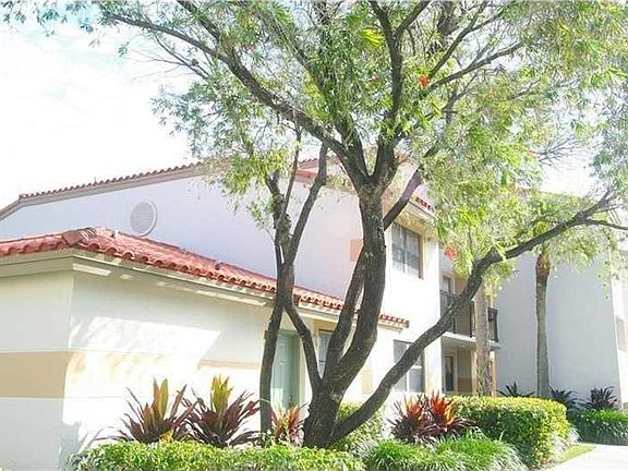 5th image of 9843 Nob Hill Ln