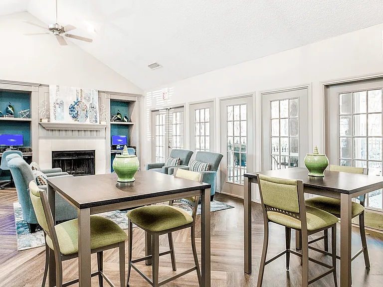 Summers Crossing Apartments — Photo 41