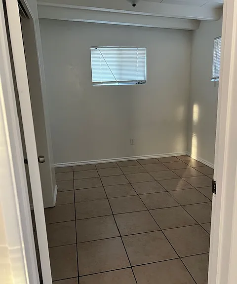 15558 Hesperia Rd #A — Photo 10