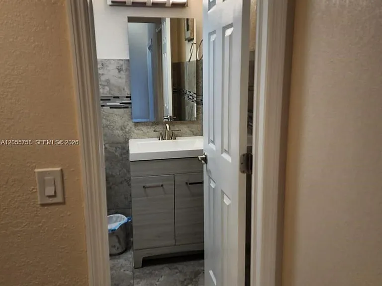 11130 N Lakeview Dr #1 — Photo 11