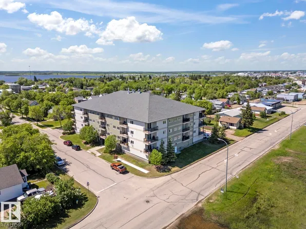 5302 51st St #307, Bonnyville, AB T9N 2E3