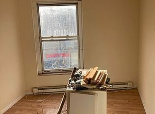 593 Bay St #3F, Staten Island, NY 10304