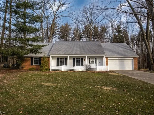 19722 Tanbark Ln, Strongsville, OH 44149