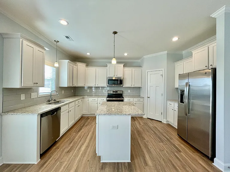 5137 Thruway Rd — Photo 30