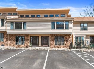 311 Cheyenne Rd, Lafayette, NJ 07848