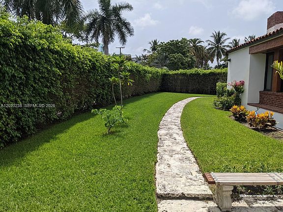 3rd image of 6350 Pine Tree Dr