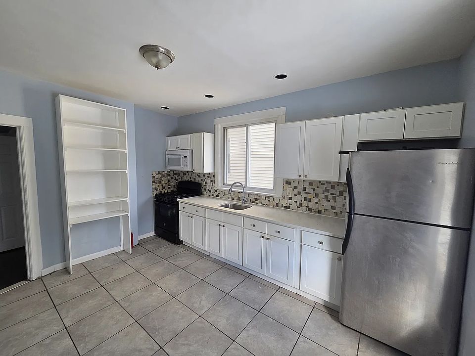 1st image of 68 Sanford St #5C