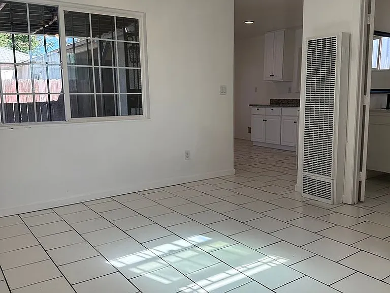 908 Glenn Ave — Photo 16