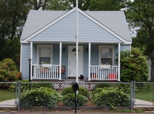 27 Line Rd, Reading, MA 01867