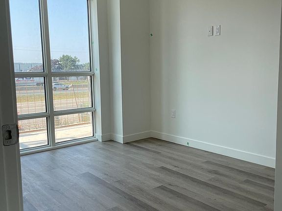 3rd image of 461 Green Rd #224