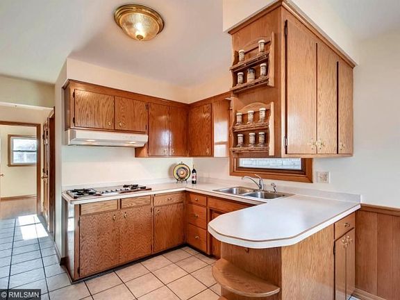 4th image of 5709 Regent Ave N