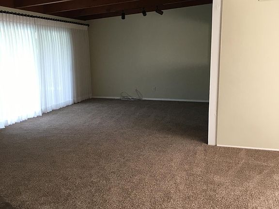 3rd image of 549 Glenwood Dr