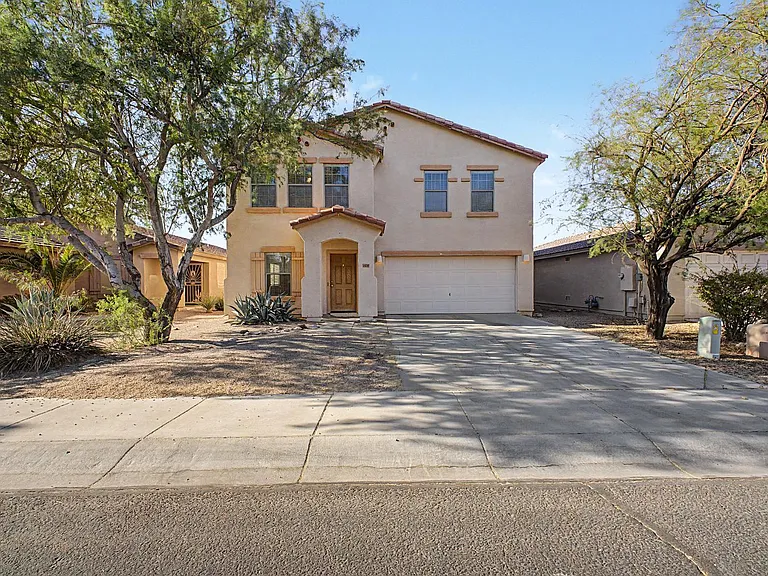 16818 W Marshall Ln — Photo 1