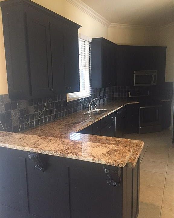2nd image of 2635 Everest Ave