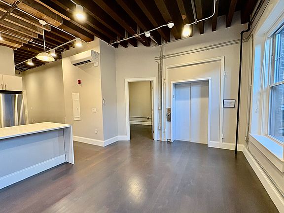 4th image of 281 Franklin St #601