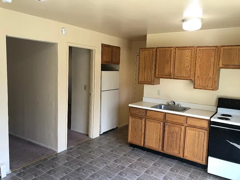 4 Southside Ave — Photo 12