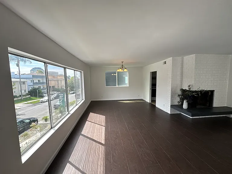 11831 Mayfield Ave #3 — Photo 18