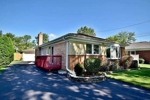 1st image of 807 Schiller St